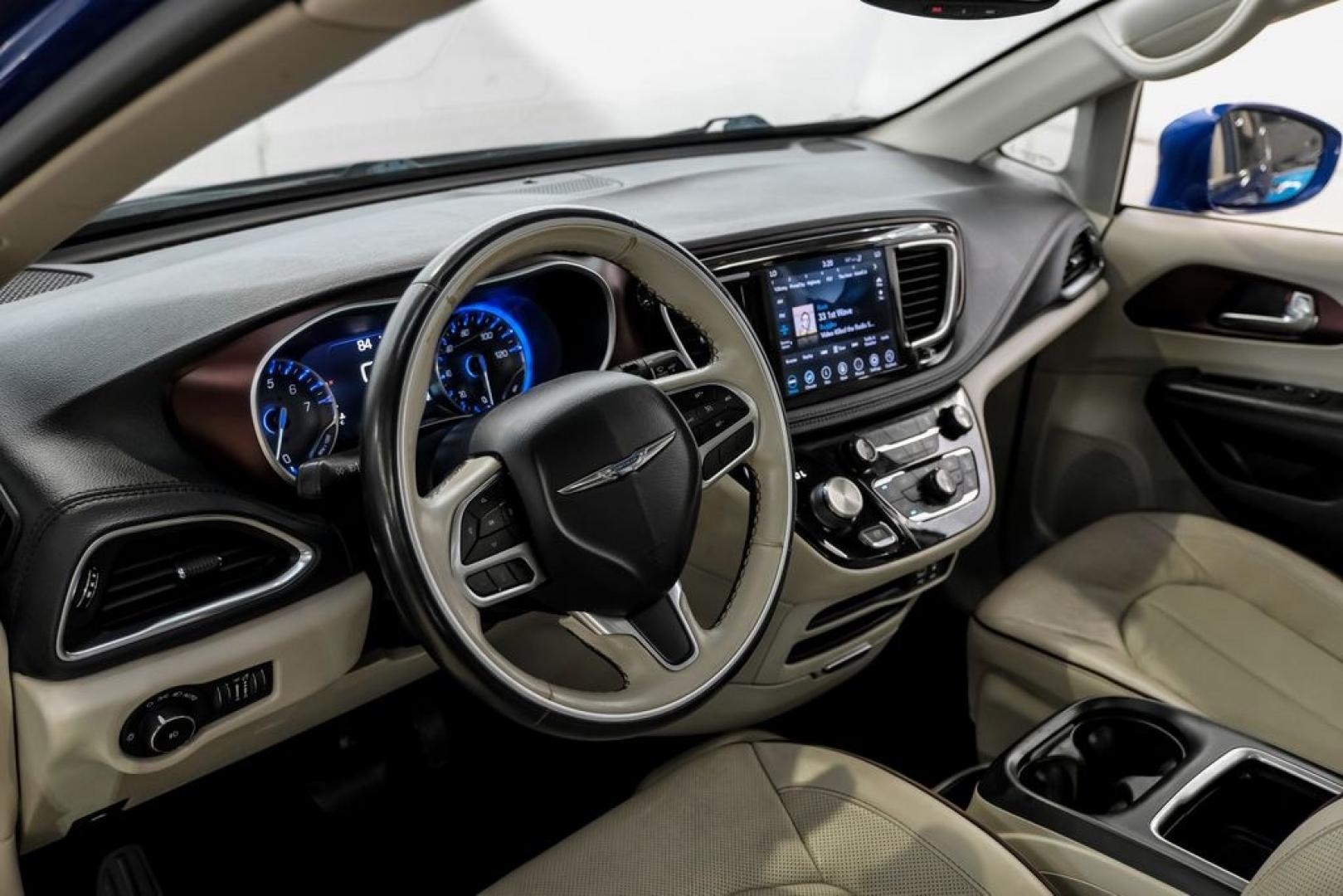 2020 Ocean Blue Metallic /Black Chrysler Pacifica Limited (2C4RC1GG0LR) with an 3.6L V6 24V VVT engine, Automatic transmission, located at 15300 Midway Rd., Addison, TX, 75001, (972) 702-0011, 32.958321, -96.838074 - Photo#2