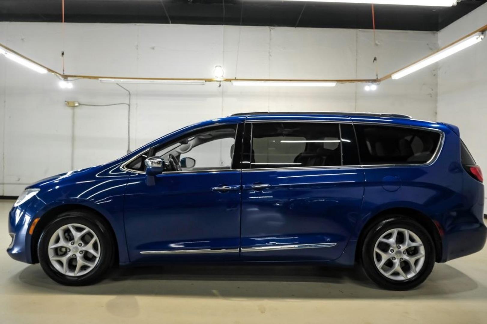 2020 Ocean Blue Metallic /Black Chrysler Pacifica Limited (2C4RC1GG0LR) with an 3.6L V6 24V VVT engine, Automatic transmission, located at 15300 Midway Rd., Addison, TX, 75001, (972) 702-0011, 32.958321, -96.838074 - Photo#13