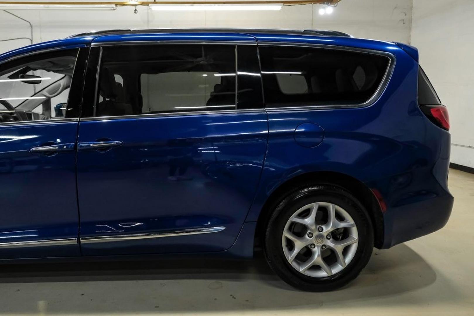 2020 Ocean Blue Metallic /Black Chrysler Pacifica Limited (2C4RC1GG0LR) with an 3.6L V6 24V VVT engine, Automatic transmission, located at 15300 Midway Rd., Addison, TX, 75001, (972) 702-0011, 32.958321, -96.838074 - Photo#15