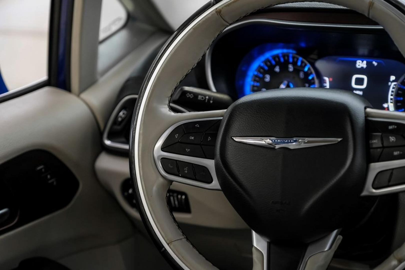 2020 Ocean Blue Metallic /Black Chrysler Pacifica Limited (2C4RC1GG0LR) with an 3.6L V6 24V VVT engine, Automatic transmission, located at 15300 Midway Rd., Addison, TX, 75001, (972) 702-0011, 32.958321, -96.838074 - Photo#20