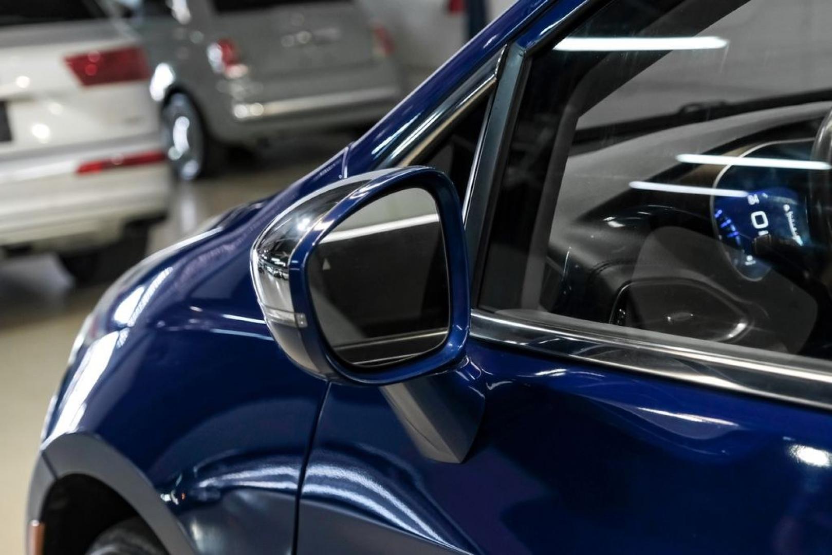 2020 Ocean Blue Metallic /Black Chrysler Pacifica Limited (2C4RC1GG0LR) with an 3.6L V6 24V VVT engine, Automatic transmission, located at 15300 Midway Rd., Addison, TX, 75001, (972) 702-0011, 32.958321, -96.838074 - Photo#38