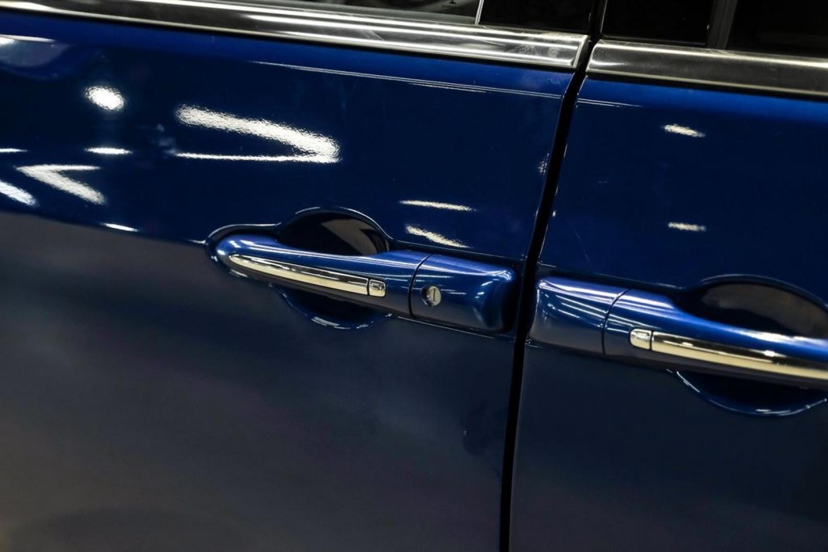 2020 Ocean Blue Metallic /Black Chrysler Pacifica Limited (2C4RC1GG0LR) with an 3.6L V6 24V VVT engine, Automatic transmission, located at 15300 Midway Rd., Addison, TX, 75001, (972) 702-0011, 32.958321, -96.838074 - Photo#39