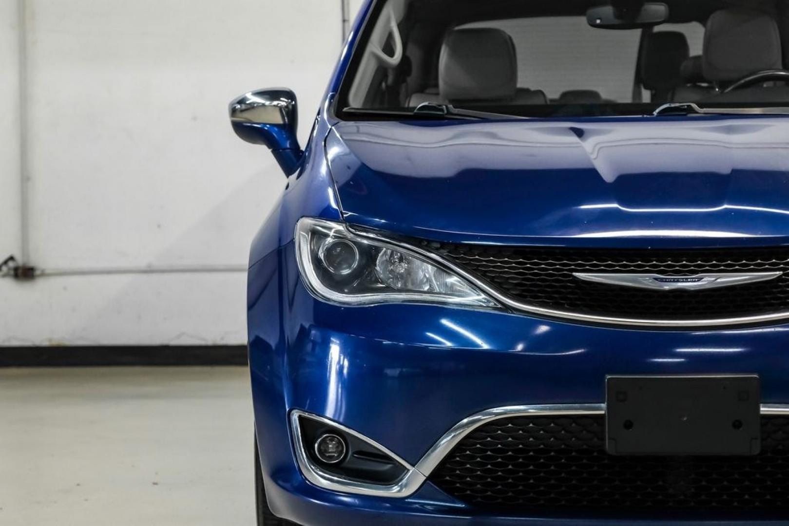 2020 Ocean Blue Metallic /Black Chrysler Pacifica Limited (2C4RC1GG0LR) with an 3.6L V6 24V VVT engine, Automatic transmission, located at 15300 Midway Rd., Addison, TX, 75001, (972) 702-0011, 32.958321, -96.838074 - Photo#43