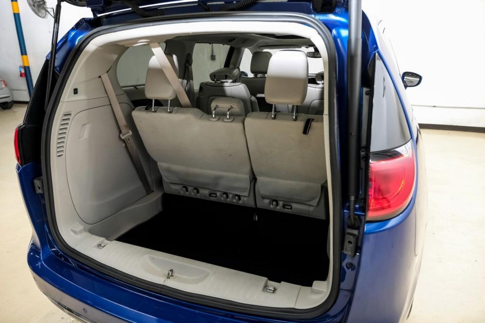 2020 Ocean Blue Metallic /Black Chrysler Pacifica Limited (2C4RC1GG0LR) with an 3.6L V6 24V VVT engine, Automatic transmission, located at 15300 Midway Rd., Addison, TX, 75001, (972) 702-0011, 32.958321, -96.838074 - Photo#48