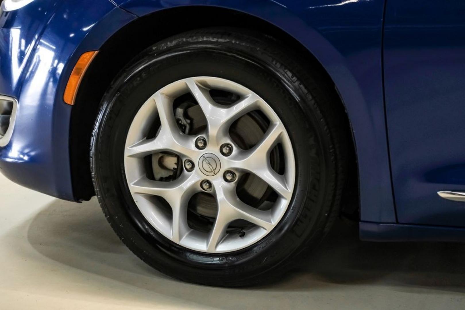 2020 Ocean Blue Metallic /Black Chrysler Pacifica Limited (2C4RC1GG0LR) with an 3.6L V6 24V VVT engine, Automatic transmission, located at 15300 Midway Rd., Addison, TX, 75001, (972) 702-0011, 32.958321, -96.838074 - Photo#52