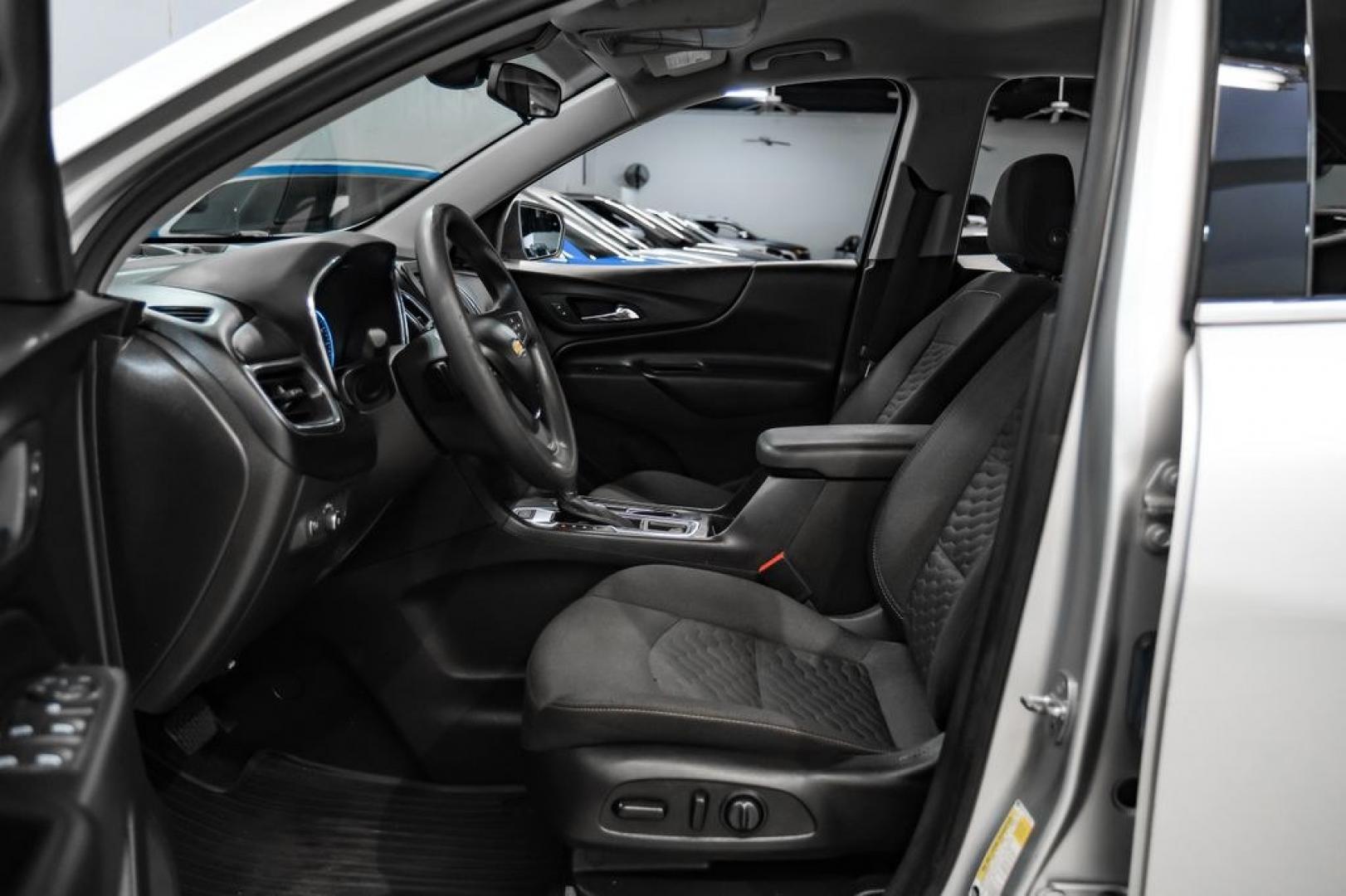 2020 Silver Ice Metallic /Jet Black Chevrolet Equinox LT (3GNAXTEV6LS) with an 1.5L DOHC engine, Automatic transmission, located at 15300 Midway Rd., Addison, TX, 75001, (972) 702-0011, 32.958321, -96.838074 - Photo#3