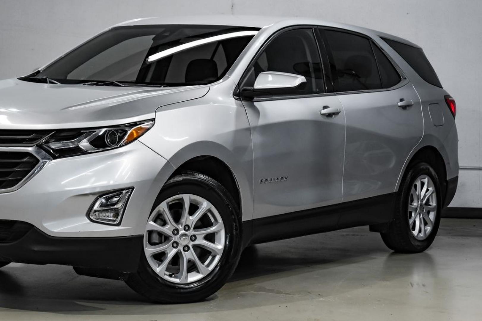 2020 Silver Ice Metallic /Jet Black Chevrolet Equinox LT (3GNAXTEV6LS) with an 1.5L DOHC engine, Automatic transmission, located at 15300 Midway Rd., Addison, TX, 75001, (972) 702-0011, 32.958321, -96.838074 - Photo#5
