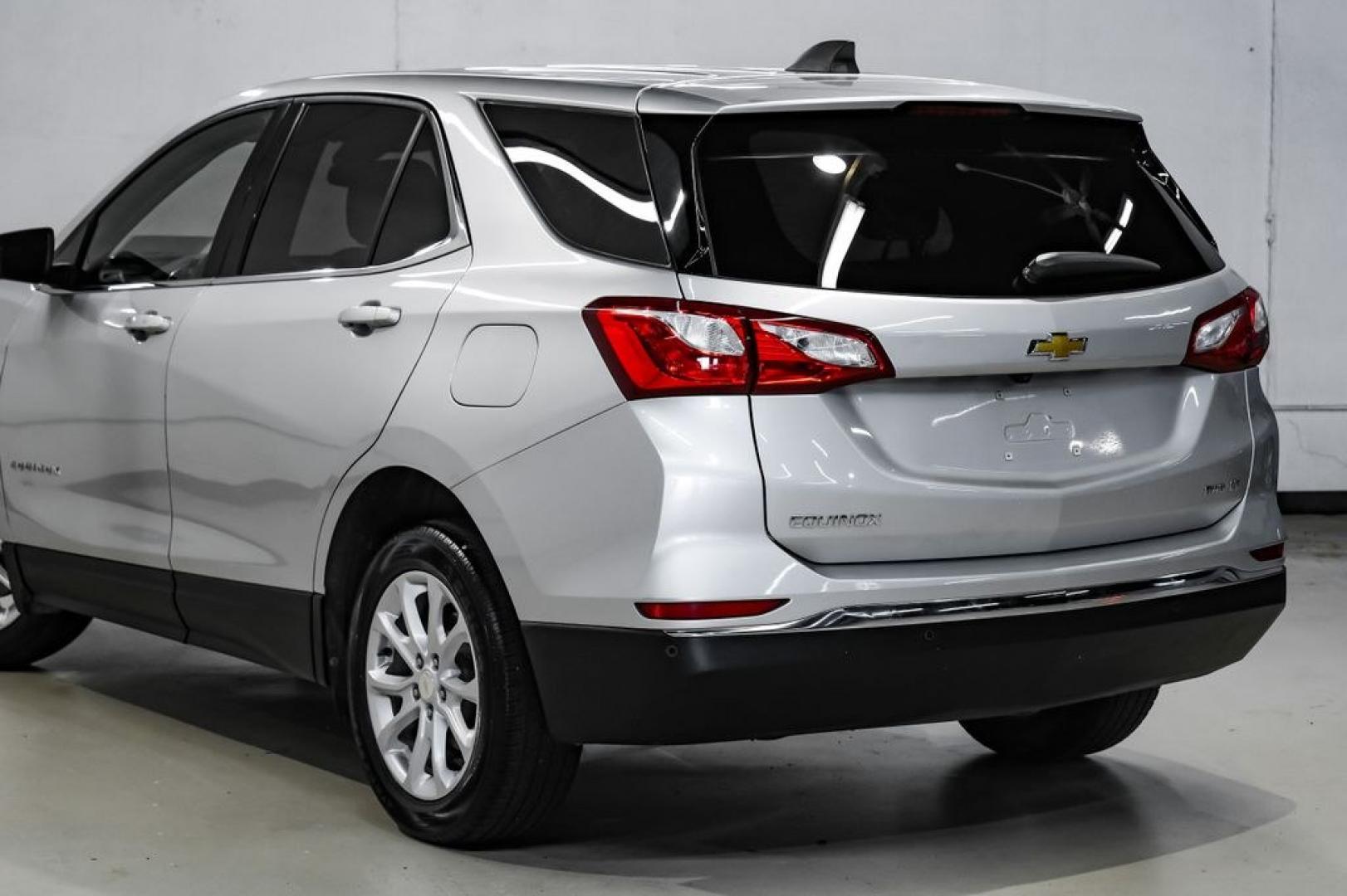 2020 Silver Ice Metallic /Jet Black Chevrolet Equinox LT (3GNAXTEV6LS) with an 1.5L DOHC engine, Automatic transmission, located at 15300 Midway Rd., Addison, TX, 75001, (972) 702-0011, 32.958321, -96.838074 - Photo#13