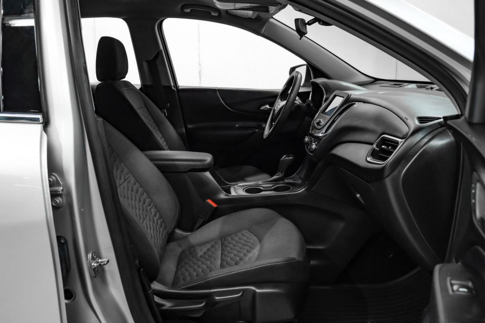 2020 Silver Ice Metallic /Jet Black Chevrolet Equinox LT (3GNAXTEV6LS) with an 1.5L DOHC engine, Automatic transmission, located at 15300 Midway Rd., Addison, TX, 75001, (972) 702-0011, 32.958321, -96.838074 - Photo#34