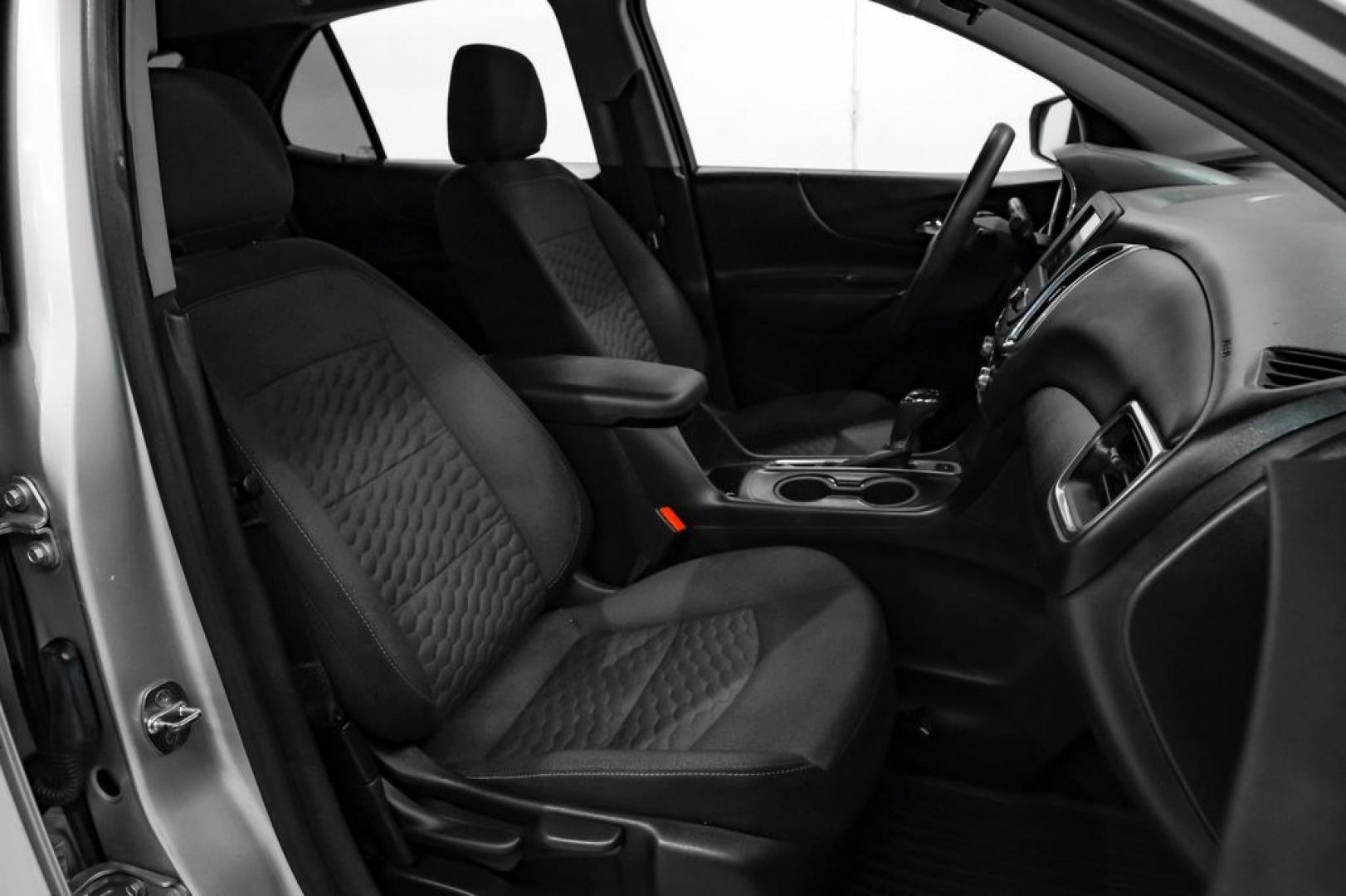 2020 Silver Ice Metallic /Jet Black Chevrolet Equinox LT (3GNAXTEV6LS) with an 1.5L DOHC engine, Automatic transmission, located at 15300 Midway Rd., Addison, TX, 75001, (972) 702-0011, 32.958321, -96.838074 - Photo#35