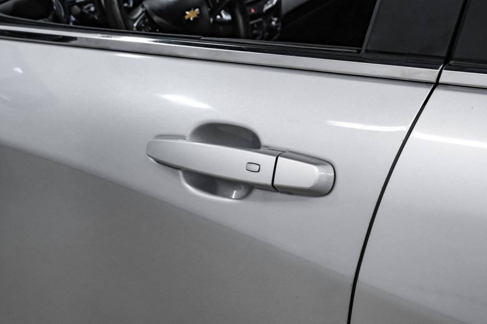 2020 Silver Ice Metallic /Jet Black Chevrolet Equinox LT (3GNAXTEV6LS) with an 1.5L DOHC engine, Automatic transmission, located at 15300 Midway Rd., Addison, TX, 75001, (972) 702-0011, 32.958321, -96.838074 - Photo#42