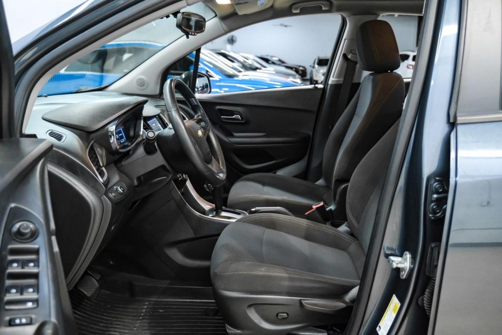 2021 Shadow Gray Metallic /Jet Black Chevrolet Trax LS (KL7CJKSB0MB) with an ECOTEC Turbo 1.4L VVT DOHC 4-Cyl engine, Automatic transmission, located at 15300 Midway Rd., Addison, TX, 75001, (972) 702-0011, 32.958321, -96.838074 - Photo#3