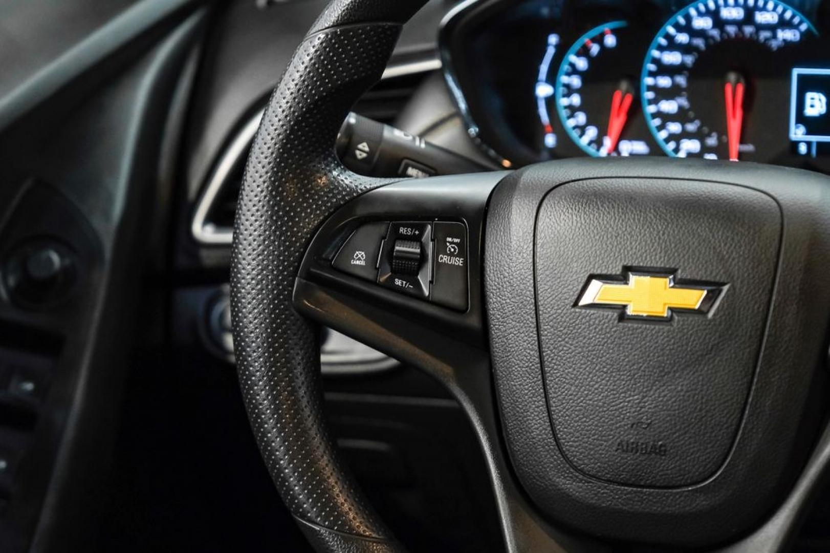 2021 Shadow Gray Metallic /Jet Black Chevrolet Trax LS (KL7CJKSB0MB) with an ECOTEC Turbo 1.4L VVT DOHC 4-Cyl engine, Automatic transmission, located at 15300 Midway Rd., Addison, TX, 75001, (972) 702-0011, 32.958321, -96.838074 - Photo#20
