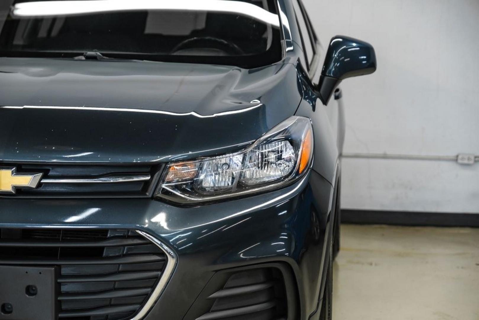 2021 Shadow Gray Metallic /Jet Black Chevrolet Trax LS (KL7CJKSB0MB) with an ECOTEC Turbo 1.4L VVT DOHC 4-Cyl engine, Automatic transmission, located at 15300 Midway Rd., Addison, TX, 75001, (972) 702-0011, 32.958321, -96.838074 - Photo#47