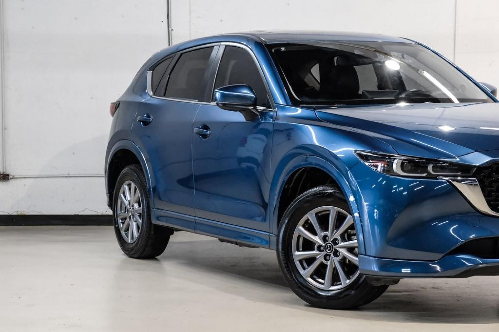 2024 Eternal Blue /Black Mazda CX-5 2.5 S Preferred Package (JM3KFBCL6R0) with an SKYACTIV-G 2.5L 4-Cylinder DOHC 16V engine, Automatic transmission, located at 15300 Midway Rd., Addison, TX, 75001, (972) 702-0011, 32.958321, -96.838074 - Photo#7