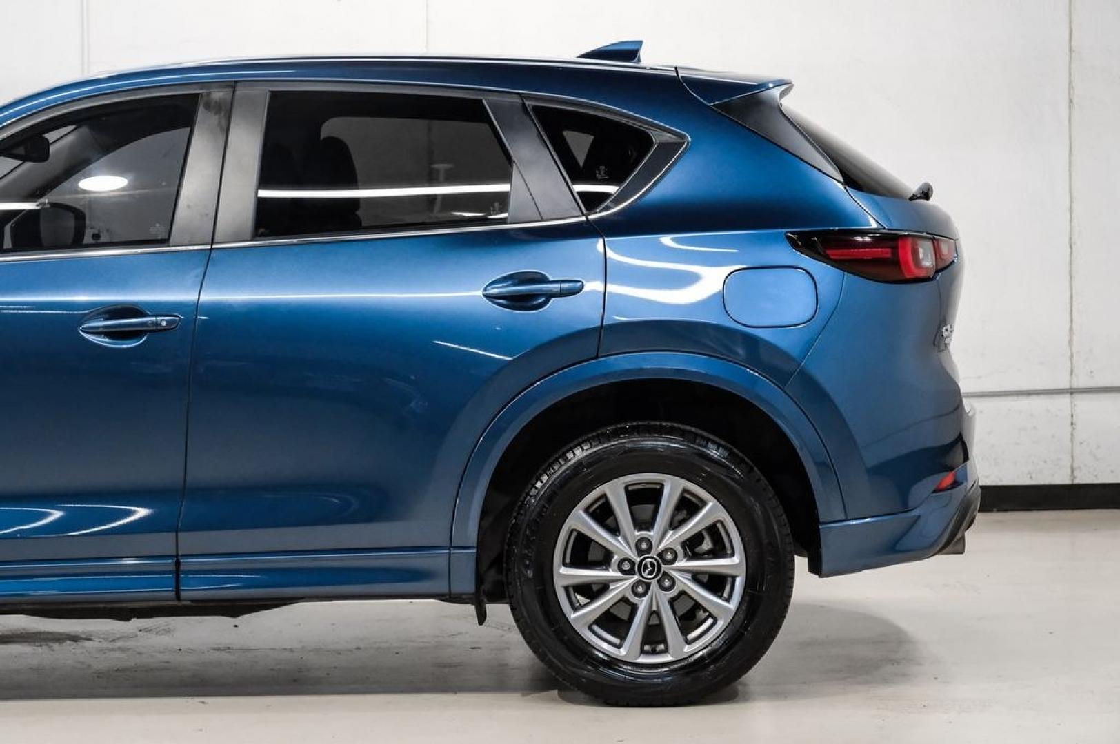 2024 Eternal Blue /Black Mazda CX-5 2.5 S Preferred Package (JM3KFBCL6R0) with an SKYACTIV-G 2.5L 4-Cylinder DOHC 16V engine, Automatic transmission, located at 15300 Midway Rd., Addison, TX, 75001, (972) 702-0011, 32.958321, -96.838074 - Photo#17