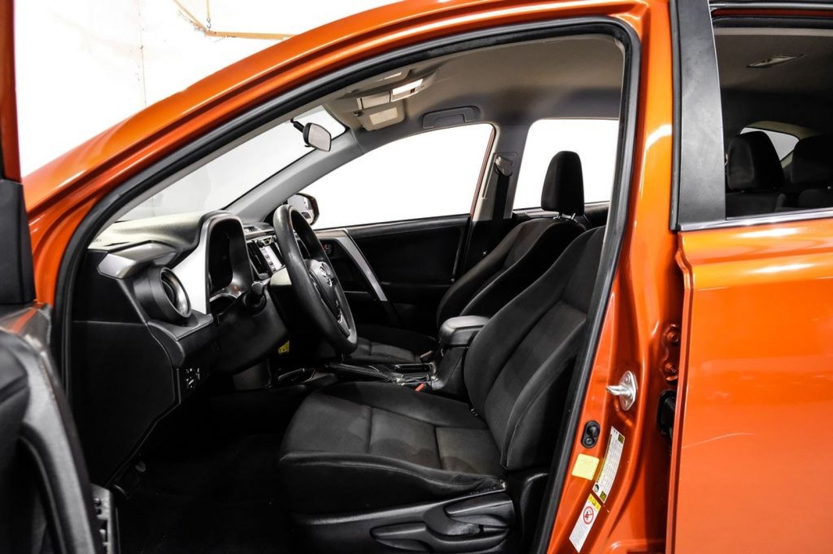 2016 Hot Lava /Black Toyota RAV4 LE (JTMZFREV3GJ) with an 2.5L 4-Cylinder DOHC Dual VVT-i engine, Automatic transmission, located at 15300 Midway Rd., Addison, TX, 75001, (972) 702-0011, 32.958321, -96.838074 - Photo#3