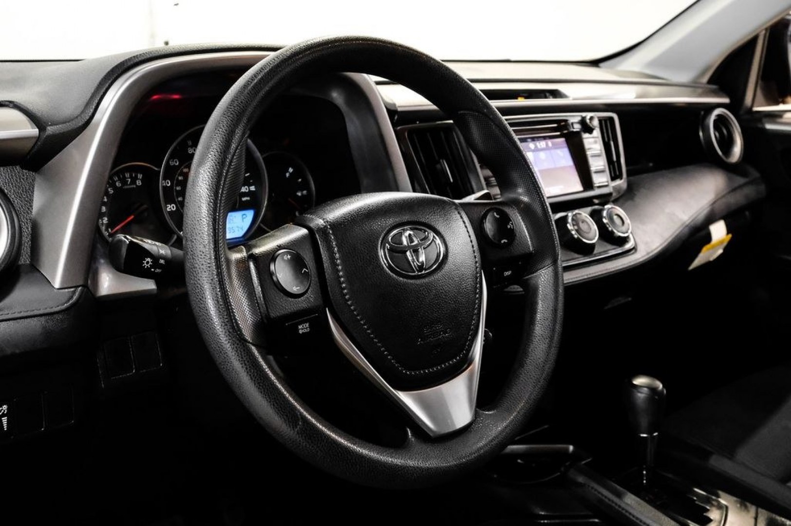 2016 Hot Lava /Black Toyota RAV4 LE (JTMZFREV3GJ) with an 2.5L 4-Cylinder DOHC Dual VVT-i engine, Automatic transmission, located at 15300 Midway Rd., Addison, TX, 75001, (972) 702-0011, 32.958321, -96.838074 - Photo#18