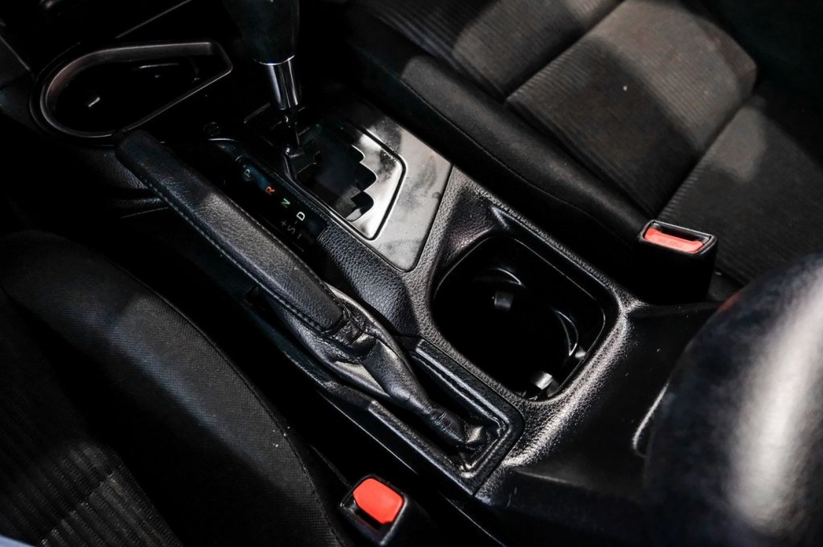 2016 Hot Lava /Black Toyota RAV4 LE (JTMZFREV3GJ) with an 2.5L 4-Cylinder DOHC Dual VVT-i engine, Automatic transmission, located at 15300 Midway Rd., Addison, TX, 75001, (972) 702-0011, 32.958321, -96.838074 - Photo#26