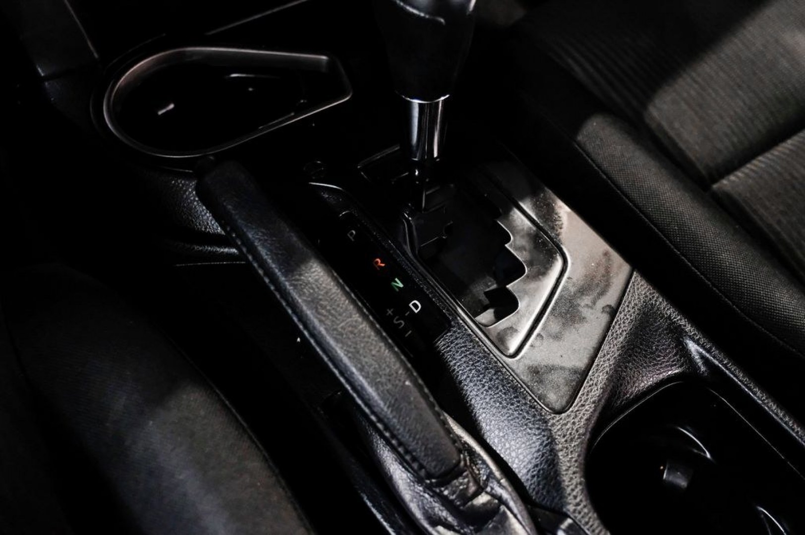 2016 Hot Lava /Black Toyota RAV4 LE (JTMZFREV3GJ) with an 2.5L 4-Cylinder DOHC Dual VVT-i engine, Automatic transmission, located at 15300 Midway Rd., Addison, TX, 75001, (972) 702-0011, 32.958321, -96.838074 - Photo#29