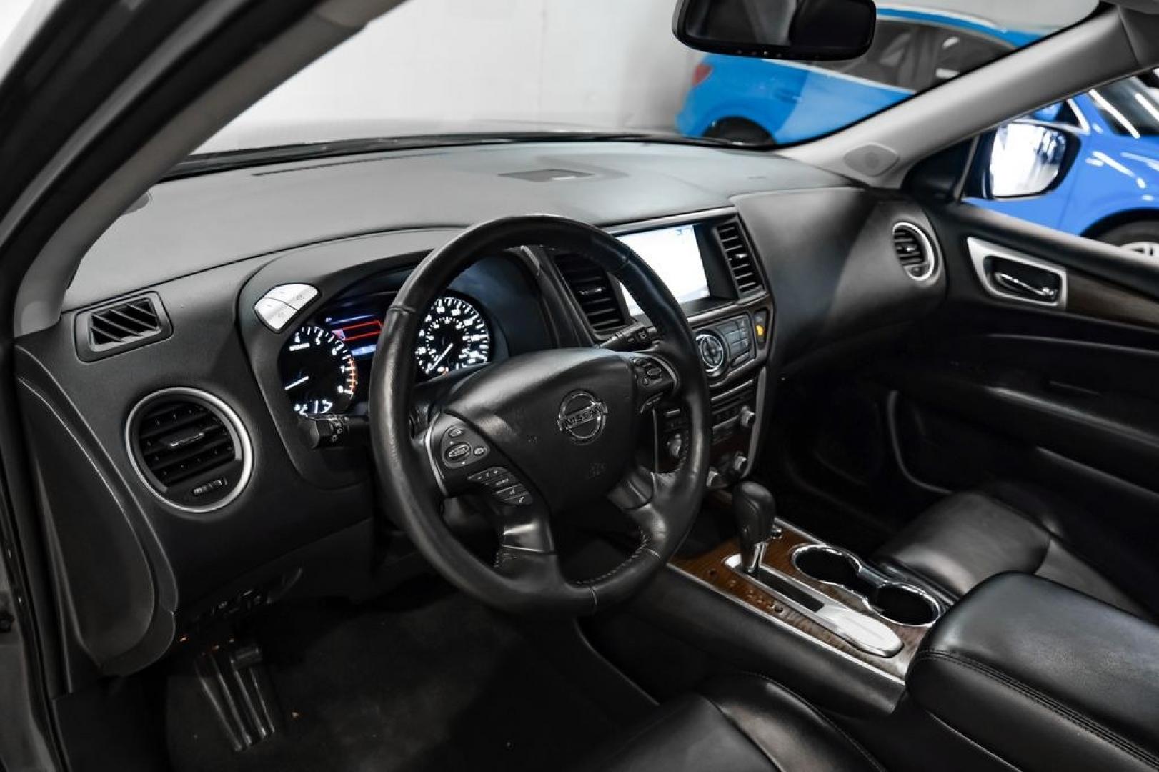 2020 Gun Metallic /Charcoal Nissan Pathfinder Platinum (5N1DR2DN6LC) with an V6 engine, CVT transmission, located at 15300 Midway Rd., Addison, TX, 75001, (972) 702-0011, 32.958321, -96.838074- Photo#1