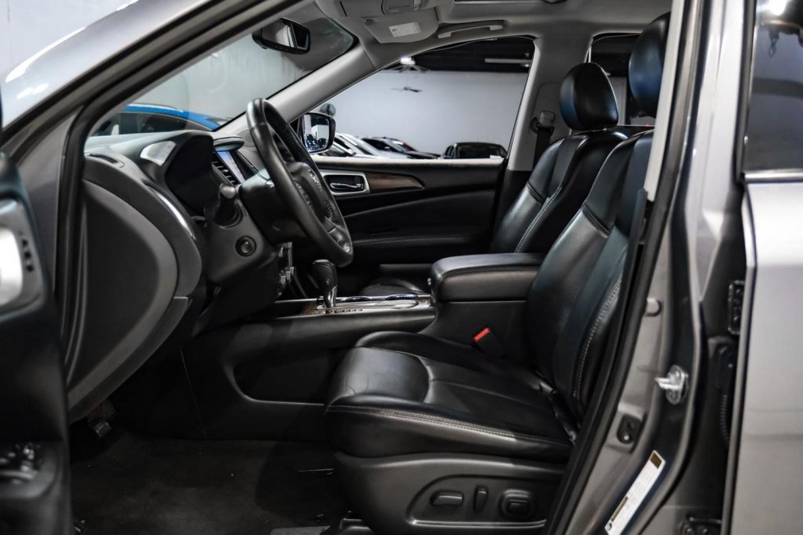 2020 Gun Metallic /Charcoal Nissan Pathfinder Platinum (5N1DR2DN6LC) with an V6 engine, CVT transmission, located at 15300 Midway Rd., Addison, TX, 75001, (972) 702-0011, 32.958321, -96.838074- Photo#2