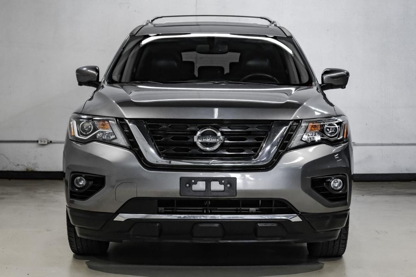 2020 Gun Metallic /Charcoal Nissan Pathfinder Platinum (5N1DR2DN6LC) with an V6 engine, CVT transmission, located at 15300 Midway Rd., Addison, TX, 75001, (972) 702-0011, 32.958321, -96.838074- Photo#6