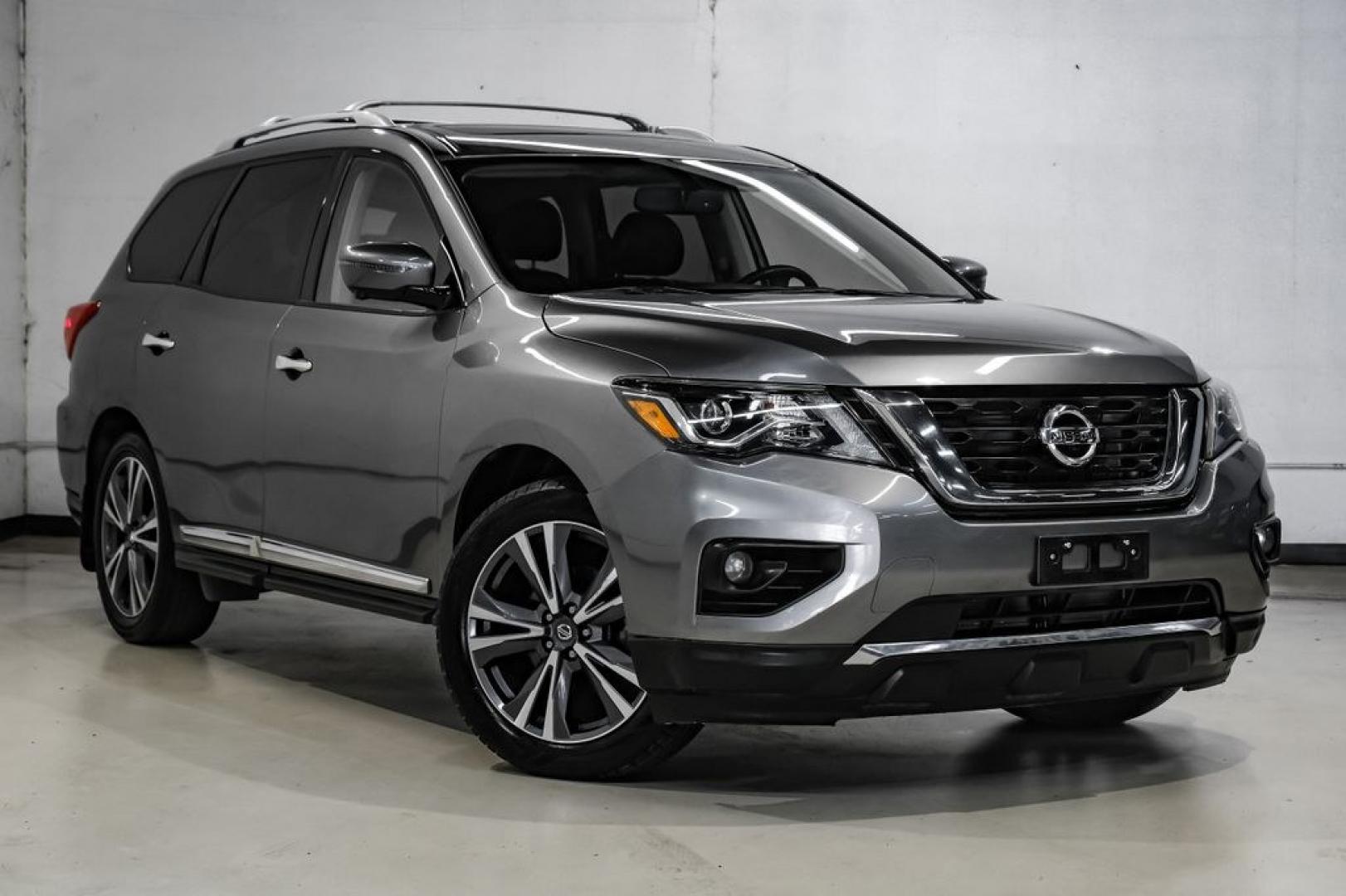 2020 Gun Metallic /Charcoal Nissan Pathfinder Platinum (5N1DR2DN6LC) with an V6 engine, CVT transmission, located at 15300 Midway Rd., Addison, TX, 75001, (972) 702-0011, 32.958321, -96.838074- Photo#7