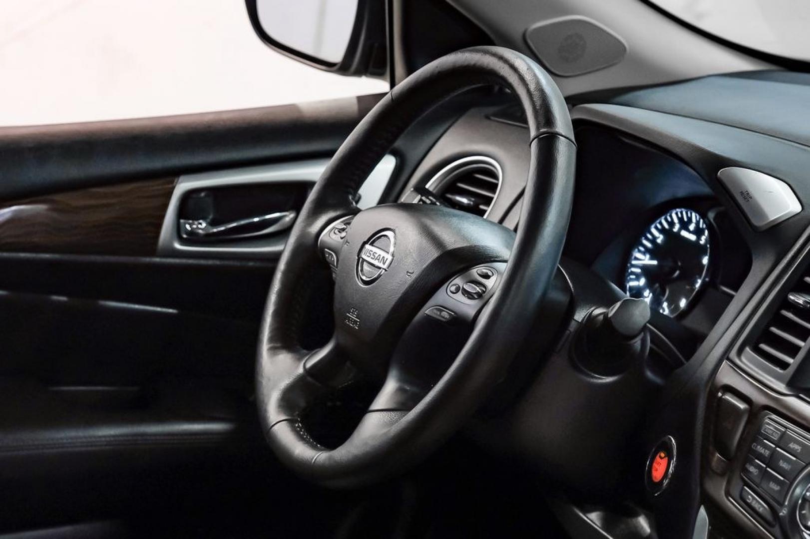 2020 Gun Metallic /Charcoal Nissan Pathfinder Platinum (5N1DR2DN6LC) with an V6 engine, CVT transmission, located at 15300 Midway Rd., Addison, TX, 75001, (972) 702-0011, 32.958321, -96.838074- Photo#19