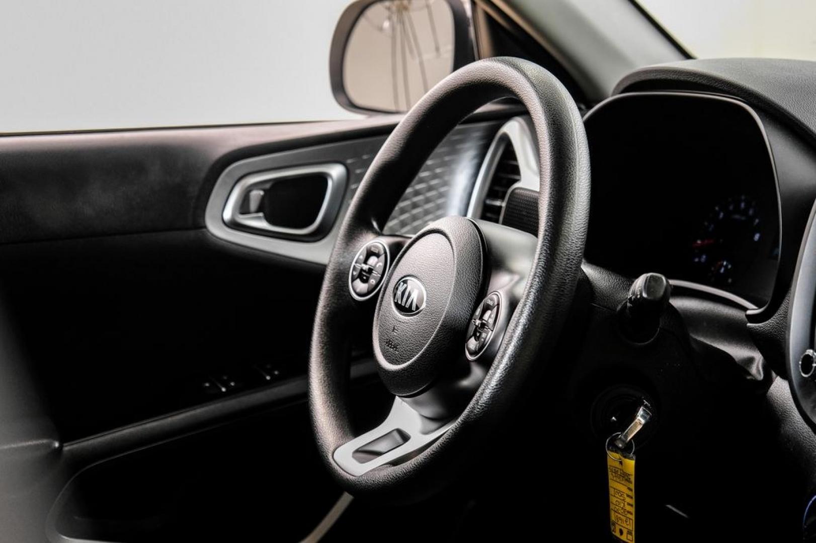 2020 Snow White Pearl /Black Kia Soul LX (KNDJ23AUXL7) with an 2.0L I4 MPI DOHC 16V LEV3-SULEV30 147hp engine, CVT transmission, located at 15300 Midway Rd., Addison, TX, 75001, (972) 702-0011, 32.958321, -96.838074- Photo#14