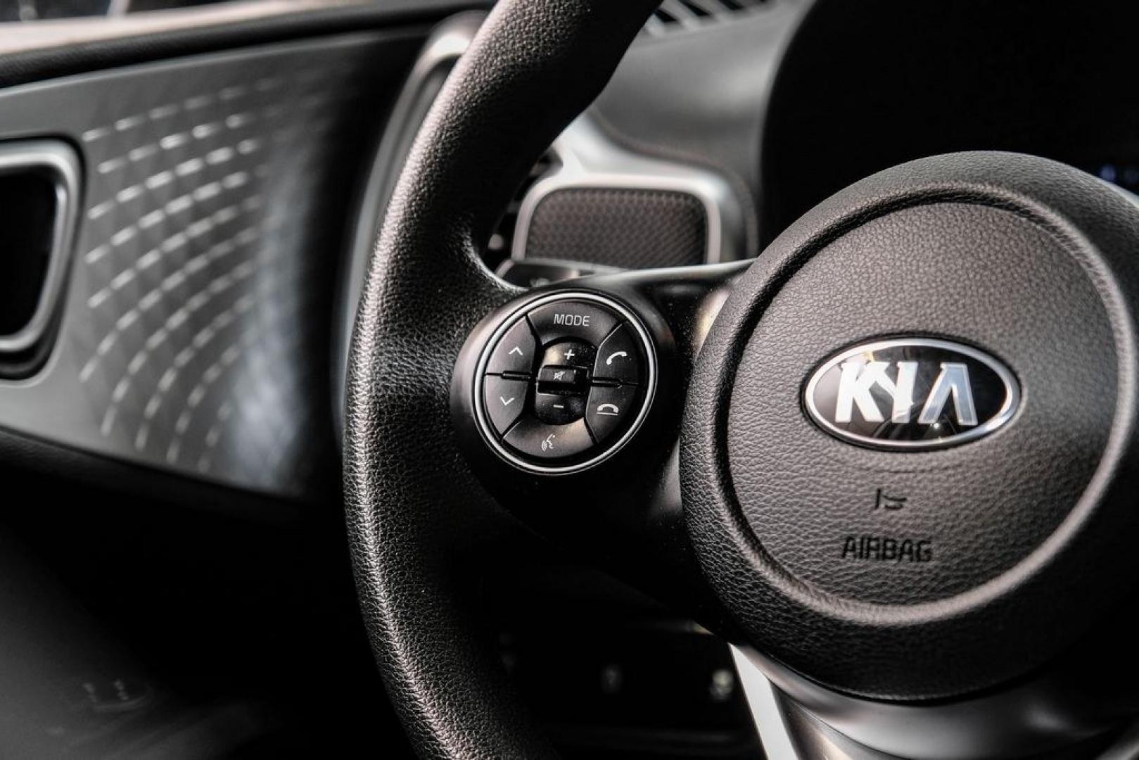 2020 Snow White Pearl /Black Kia Soul LX (KNDJ23AUXL7) with an 2.0L I4 MPI DOHC 16V LEV3-SULEV30 147hp engine, CVT transmission, located at 15300 Midway Rd., Addison, TX, 75001, (972) 702-0011, 32.958321, -96.838074- Photo#18