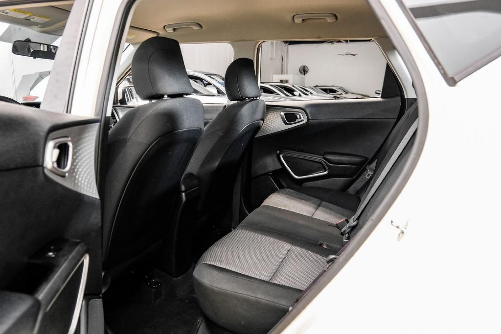 2020 Snow White Pearl /Black Kia Soul LX (KNDJ23AUXL7) with an 2.0L I4 MPI DOHC 16V LEV3-SULEV30 147hp engine, CVT transmission, located at 15300 Midway Rd., Addison, TX, 75001, (972) 702-0011, 32.958321, -96.838074- Photo#37