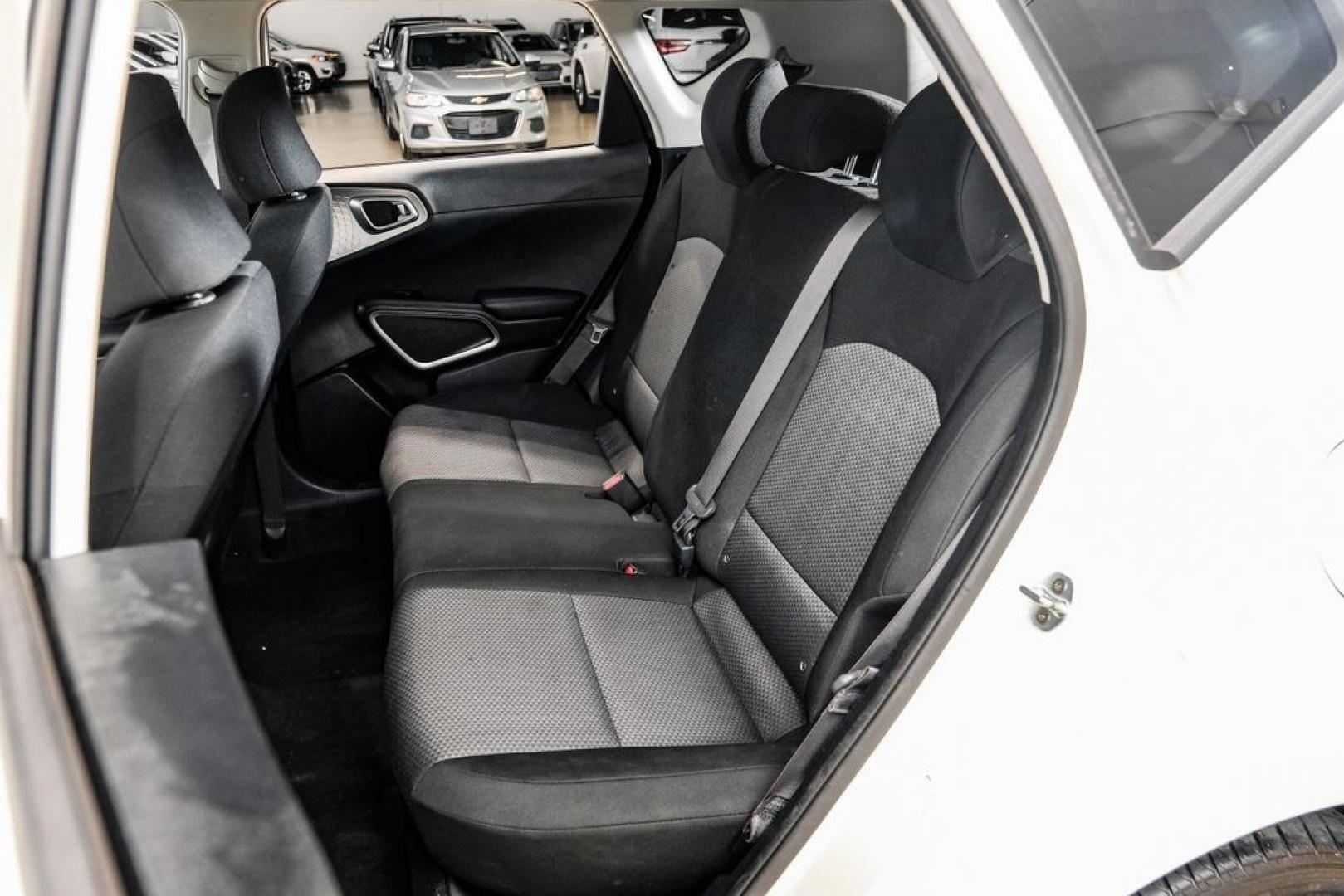 2020 Snow White Pearl /Black Kia Soul LX (KNDJ23AUXL7) with an 2.0L I4 MPI DOHC 16V LEV3-SULEV30 147hp engine, CVT transmission, located at 15300 Midway Rd., Addison, TX, 75001, (972) 702-0011, 32.958321, -96.838074- Photo#38