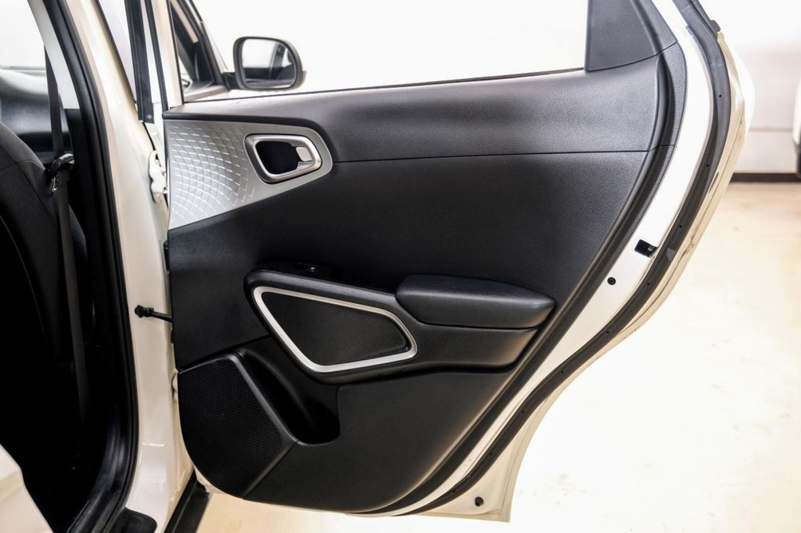 2020 Snow White Pearl /Black Kia Soul LX (KNDJ23AUXL7) with an 2.0L I4 MPI DOHC 16V LEV3-SULEV30 147hp engine, CVT transmission, located at 15300 Midway Rd., Addison, TX, 75001, (972) 702-0011, 32.958321, -96.838074- Photo#44