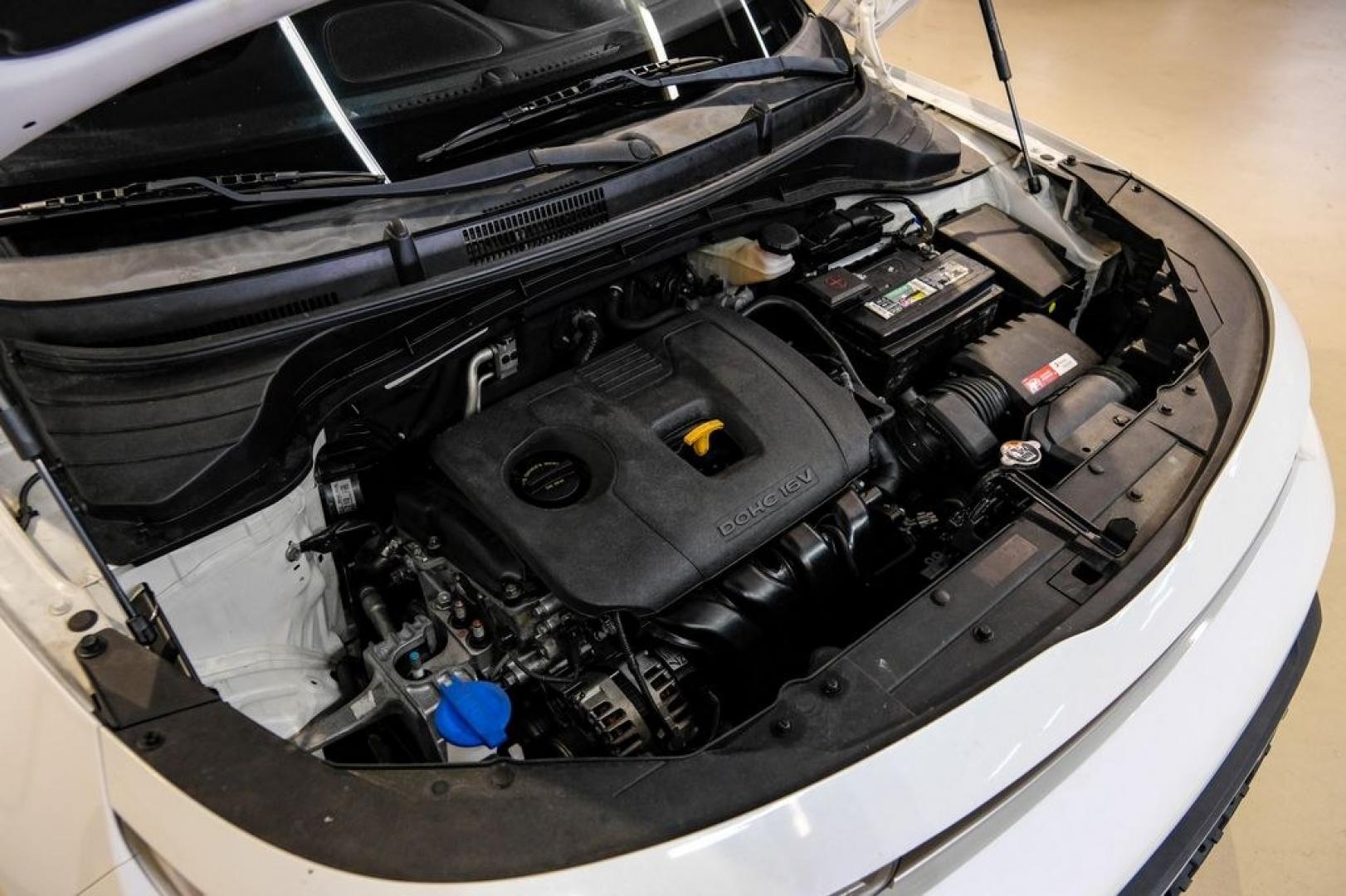 2020 Snow White Pearl /Black Kia Soul LX (KNDJ23AUXL7) with an 2.0L I4 MPI DOHC 16V LEV3-SULEV30 147hp engine, CVT transmission, located at 15300 Midway Rd., Addison, TX, 75001, (972) 702-0011, 32.958321, -96.838074- Photo#49