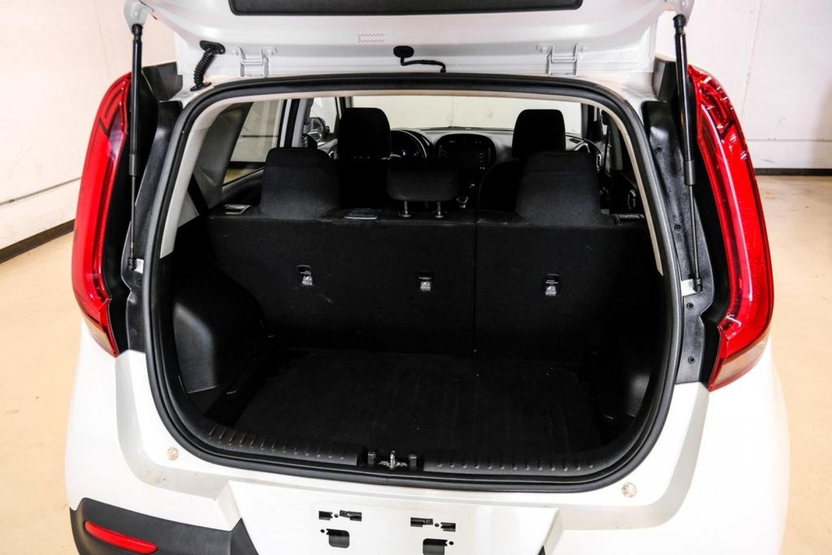 2020 Snow White Pearl /Black Kia Soul LX (KNDJ23AUXL7) with an 2.0L I4 MPI DOHC 16V LEV3-SULEV30 147hp engine, CVT transmission, located at 15300 Midway Rd., Addison, TX, 75001, (972) 702-0011, 32.958321, -96.838074- Photo#51
