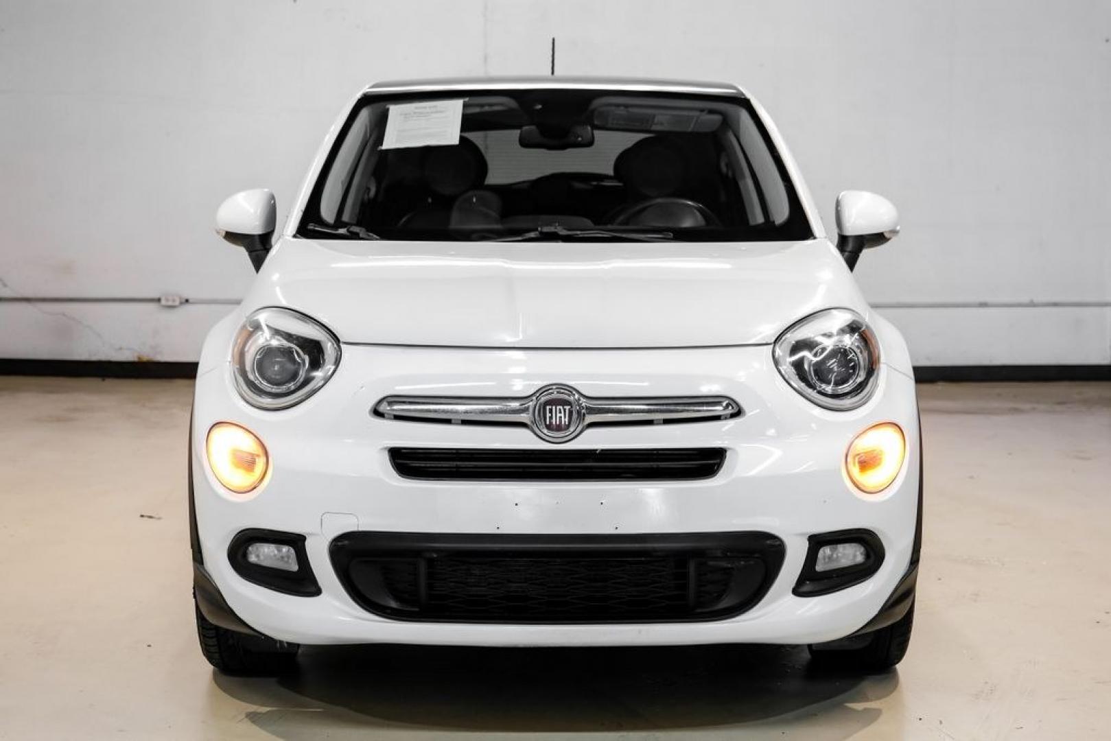 2016 White Clearcoat /Black Fiat 500X Lounge (ZFBCFXDT9GP) with an 2.4L I4 MultiAir engine, Automatic transmission, located at 15300 Midway Rd., Addison, TX, 75001, (972) 702-0011, 32.958321, -96.838074- Photo#5