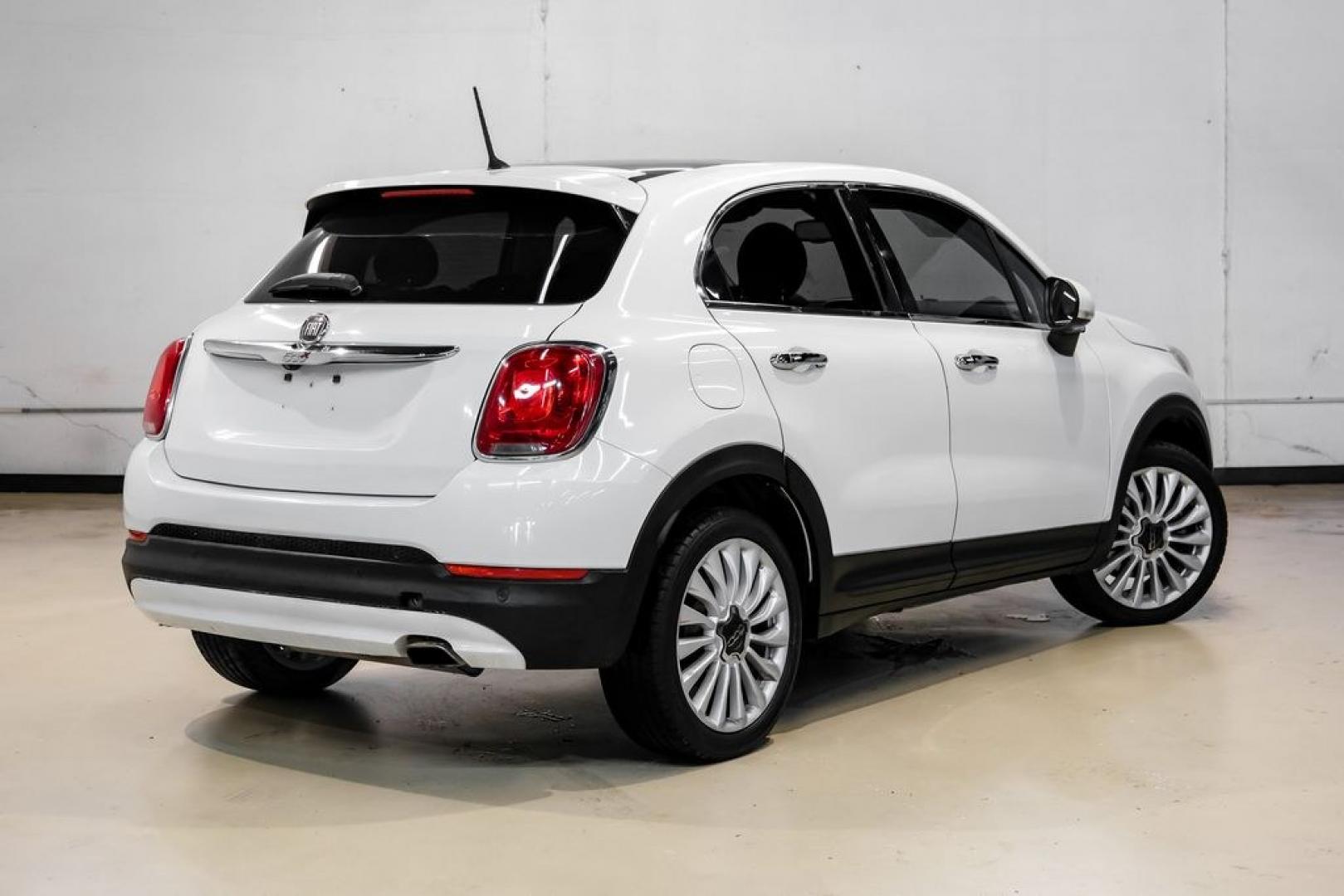 2016 White Clearcoat /Black Fiat 500X Lounge (ZFBCFXDT9GP) with an 2.4L I4 MultiAir engine, Automatic transmission, located at 15300 Midway Rd., Addison, TX, 75001, (972) 702-0011, 32.958321, -96.838074- Photo#8