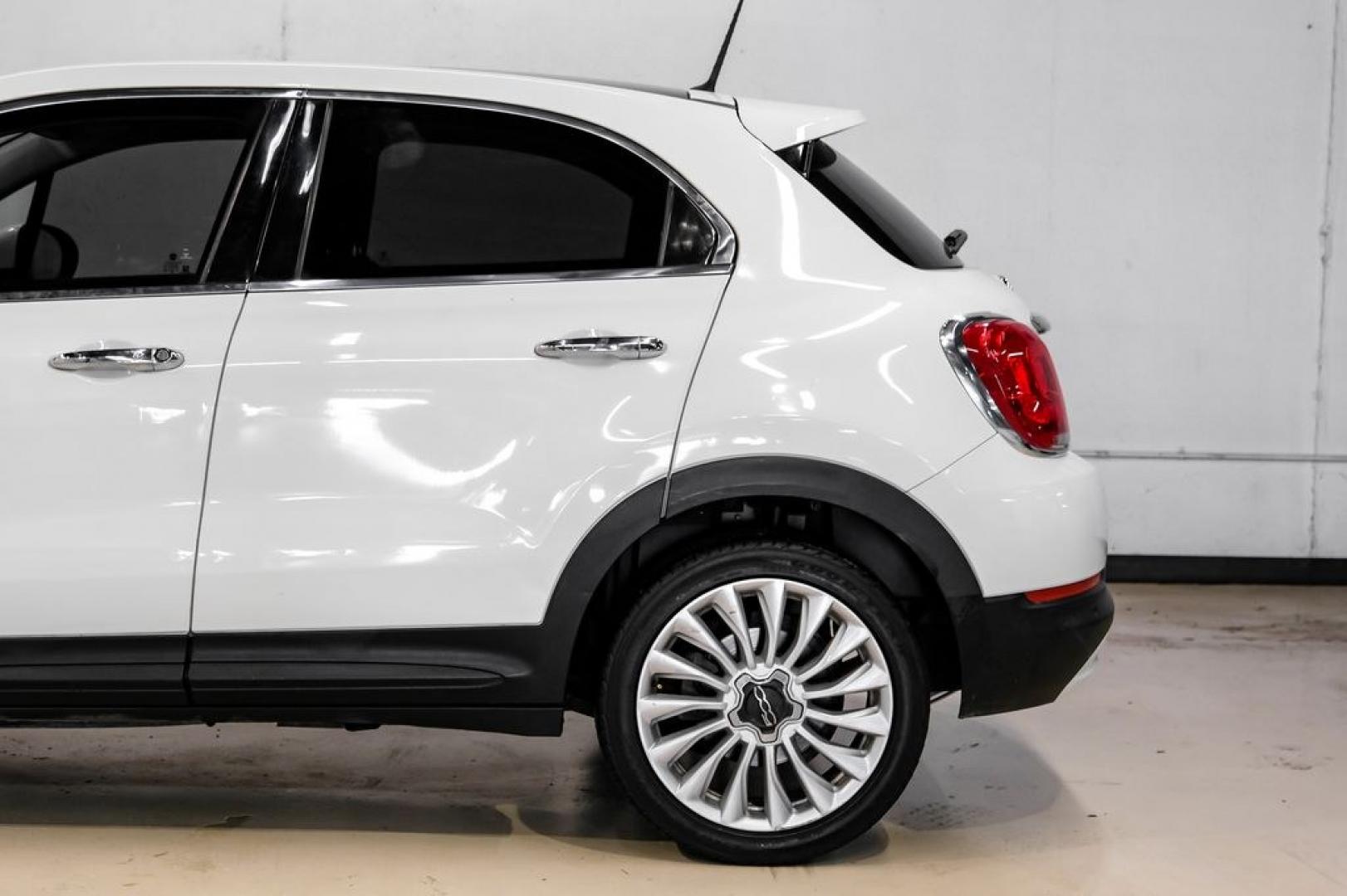 2016 White Clearcoat /Black Fiat 500X Lounge (ZFBCFXDT9GP) with an 2.4L I4 MultiAir engine, Automatic transmission, located at 15300 Midway Rd., Addison, TX, 75001, (972) 702-0011, 32.958321, -96.838074- Photo#13