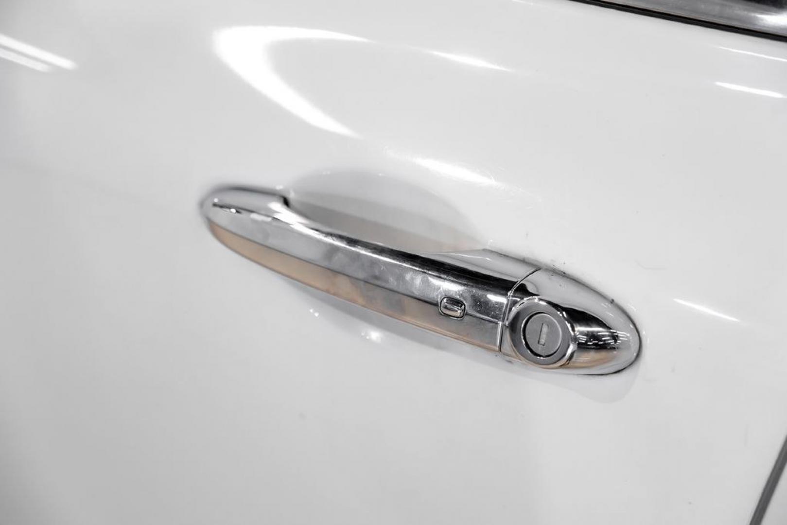 2016 White Clearcoat /Black Fiat 500X Lounge (ZFBCFXDT9GP) with an 2.4L I4 MultiAir engine, Automatic transmission, located at 15300 Midway Rd., Addison, TX, 75001, (972) 702-0011, 32.958321, -96.838074- Photo#45
