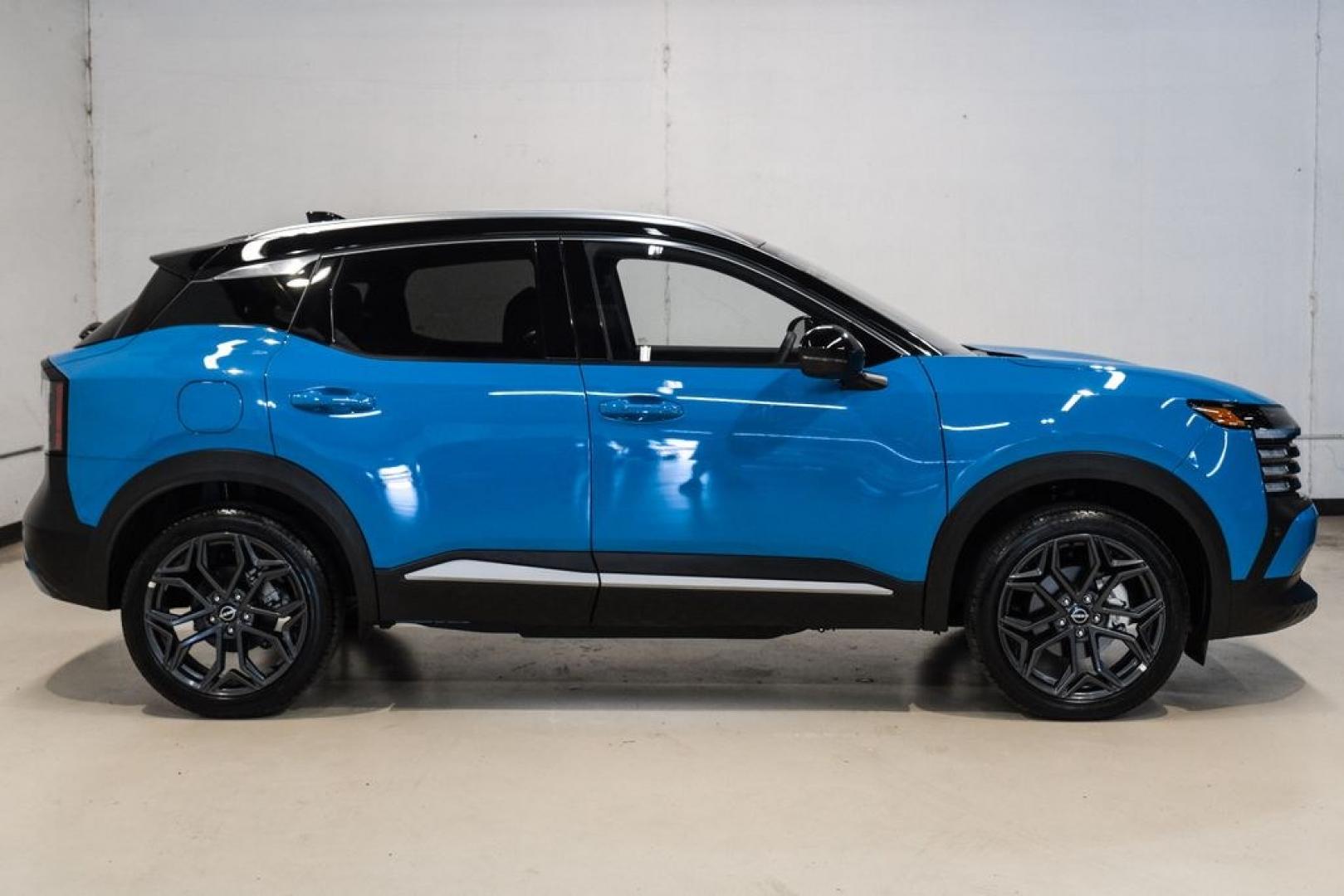 2026 Blue Metallic /Sport Nissan Kicks SR (3N8AP6DD1TL) with an 2.0L DOHC engine, CVT transmission, located at 15300 Midway Rd., Addison, TX, 75001, (972) 702-0011, 32.958321, -96.838074- Photo#9