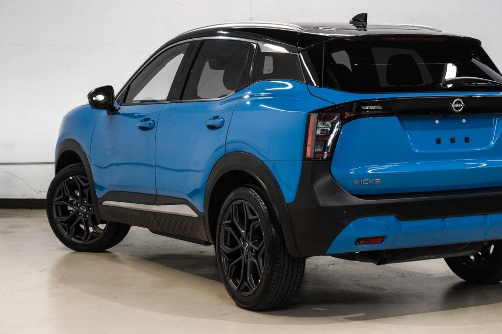 2026 Blue Metallic /Sport Nissan Kicks SR (3N8AP6DD1TL) with an 2.0L DOHC engine, CVT transmission, located at 15300 Midway Rd., Addison, TX, 75001, (972) 702-0011, 32.958321, -96.838074- Photo#13