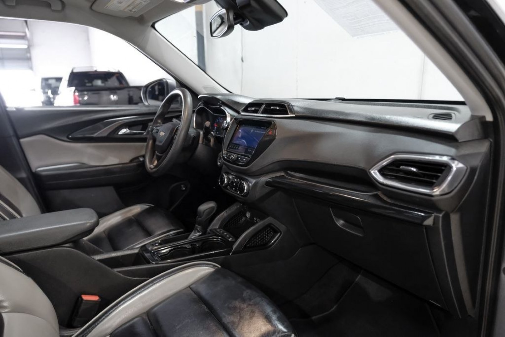 2021 Steel Metallic /Jet Black Chevrolet TrailBlazer LT (KL79MPSL1MB) with an 1.3L Ecotec Turbo DOHC SIDI w/VVT engine, CVT transmission, located at 15300 Midway Rd., Addison, TX, 75001, (972) 702-0011, 32.958321, -96.838074 - Photo#14