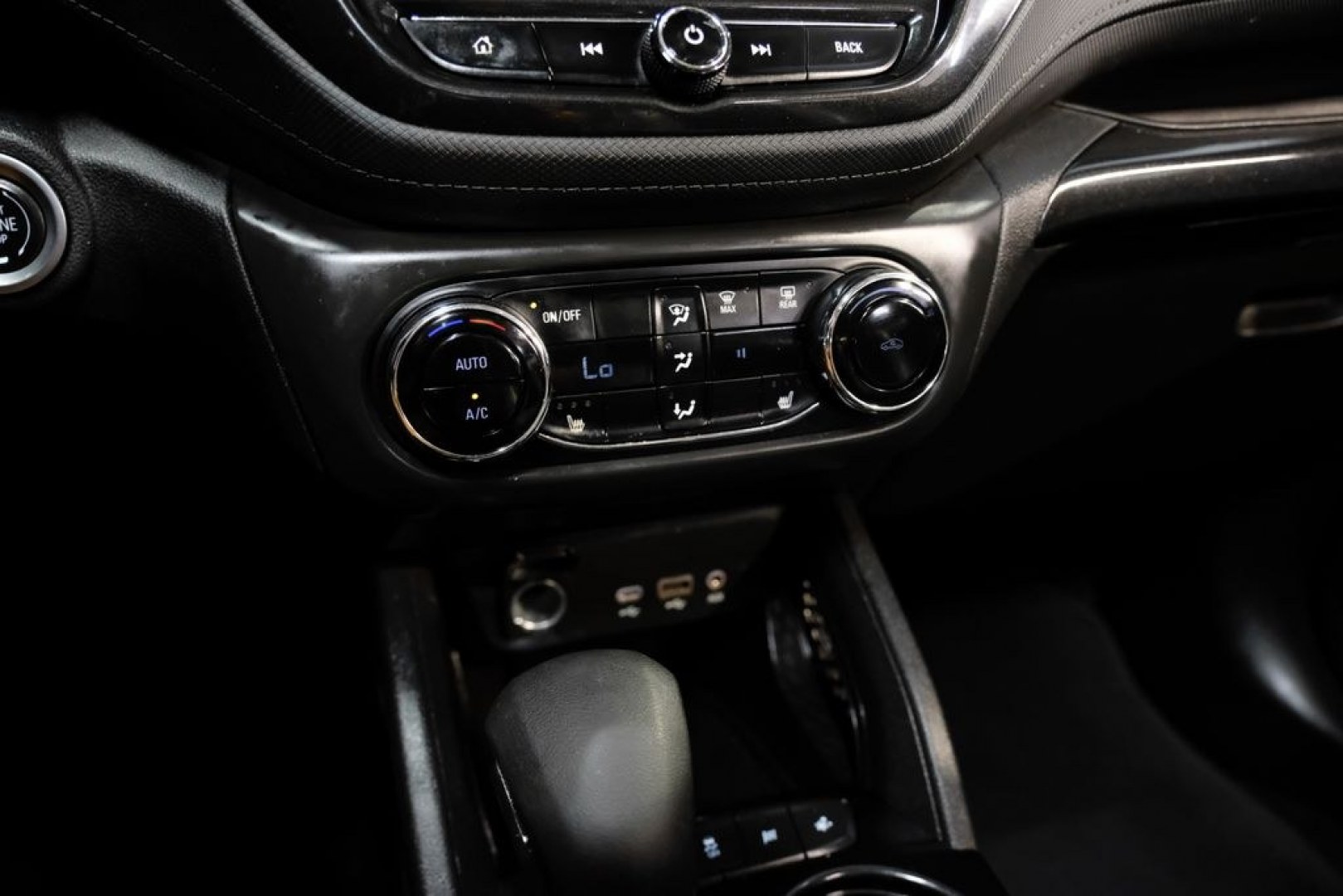 2021 Steel Metallic /Jet Black Chevrolet TrailBlazer LT (KL79MPSL1MB) with an 1.3L Ecotec Turbo DOHC SIDI w/VVT engine, CVT transmission, located at 15300 Midway Rd., Addison, TX, 75001, (972) 702-0011, 32.958321, -96.838074 - Photo#24