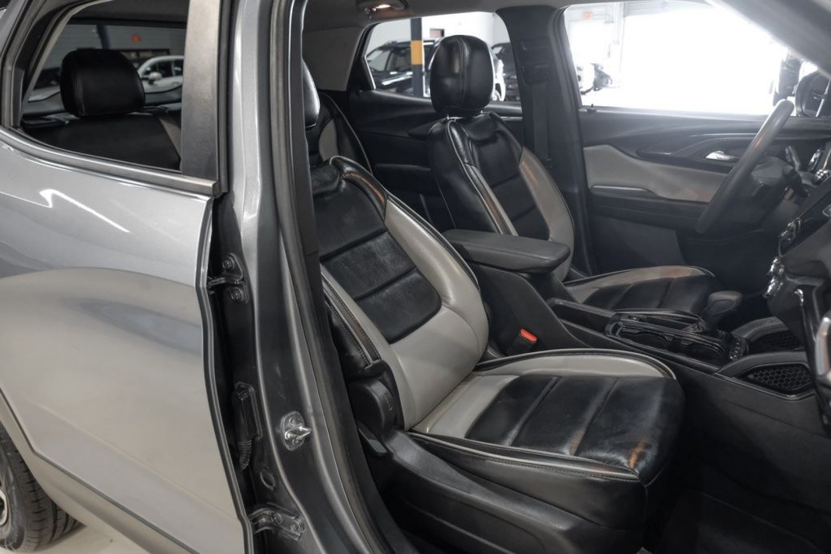 2021 Steel Metallic /Jet Black Chevrolet TrailBlazer LT (KL79MPSL1MB) with an 1.3L Ecotec Turbo DOHC SIDI w/VVT engine, CVT transmission, located at 15300 Midway Rd., Addison, TX, 75001, (972) 702-0011, 32.958321, -96.838074 - Photo#31