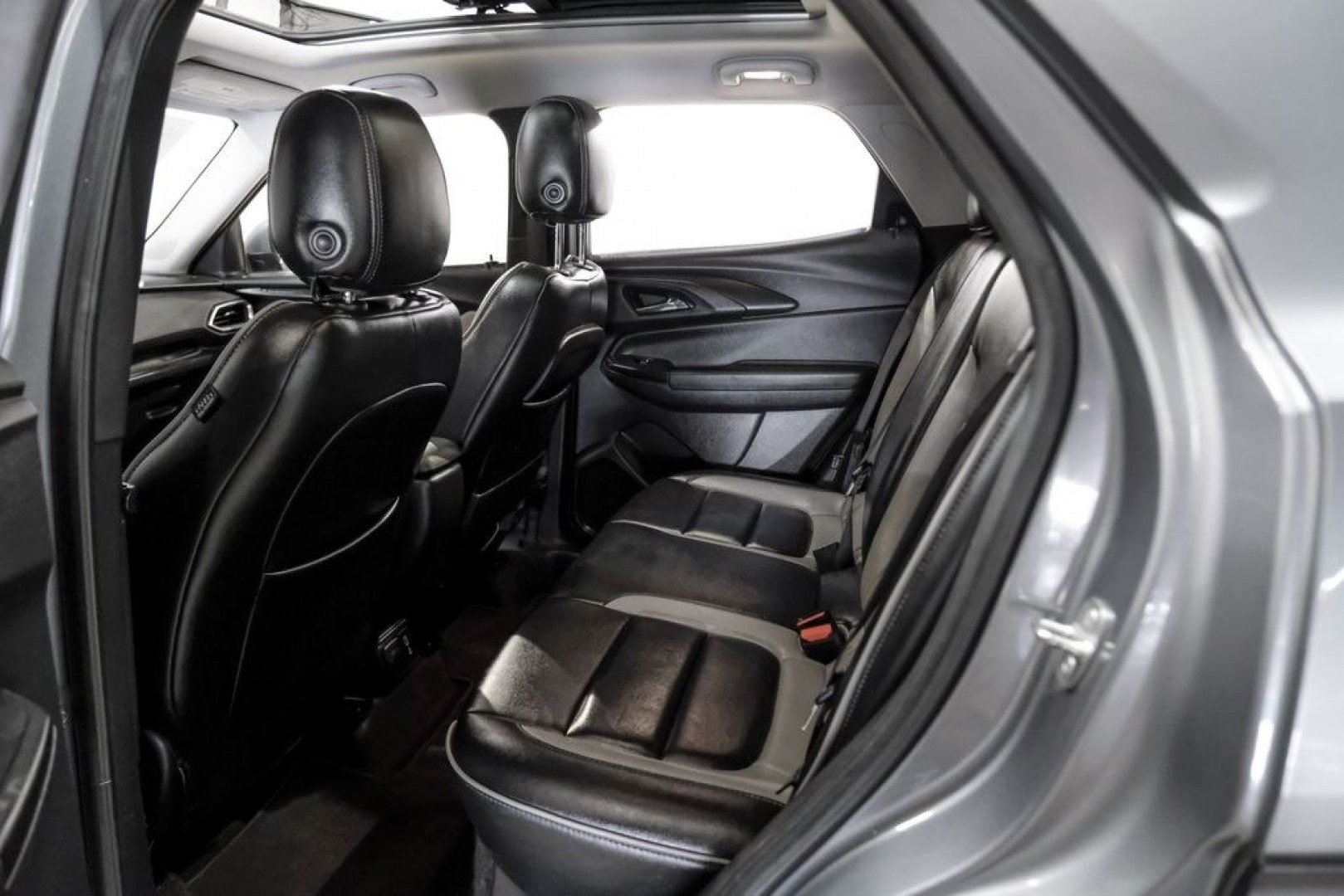 2021 Steel Metallic /Jet Black Chevrolet TrailBlazer LT (KL79MPSL1MB) with an 1.3L Ecotec Turbo DOHC SIDI w/VVT engine, CVT transmission, located at 15300 Midway Rd., Addison, TX, 75001, (972) 702-0011, 32.958321, -96.838074 - Photo#37