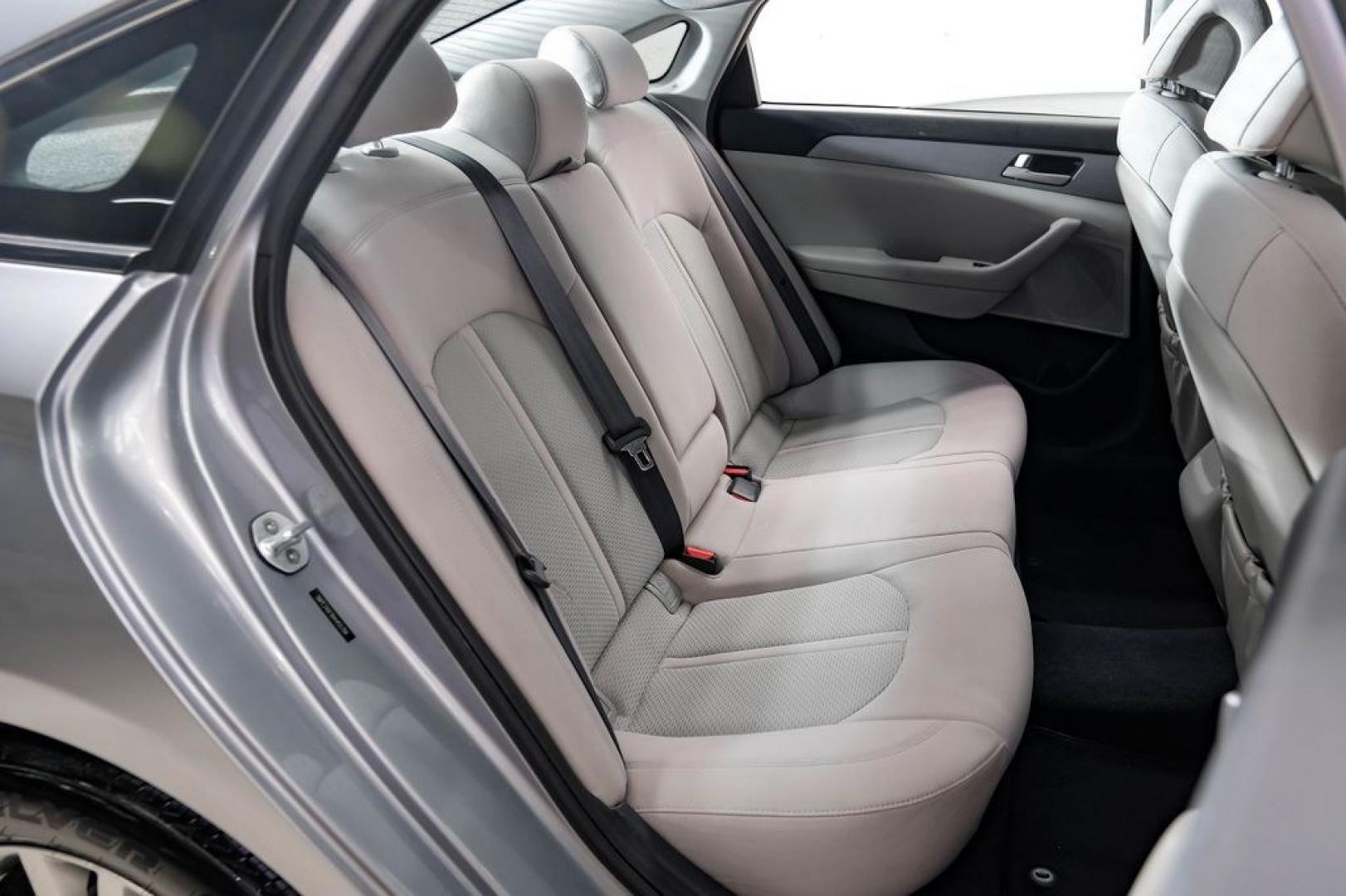 2017 Gray Metallic /Gray Hyundai Sonata SE (5NPE24AF8HH) with an 2.4L I4 DGI DOHC 16V ULEV II 185hp engine, Automatic transmission, located at 15300 Midway Rd., Addison, TX, 75001, (972) 702-0011, 32.958321, -96.838074- Photo#40