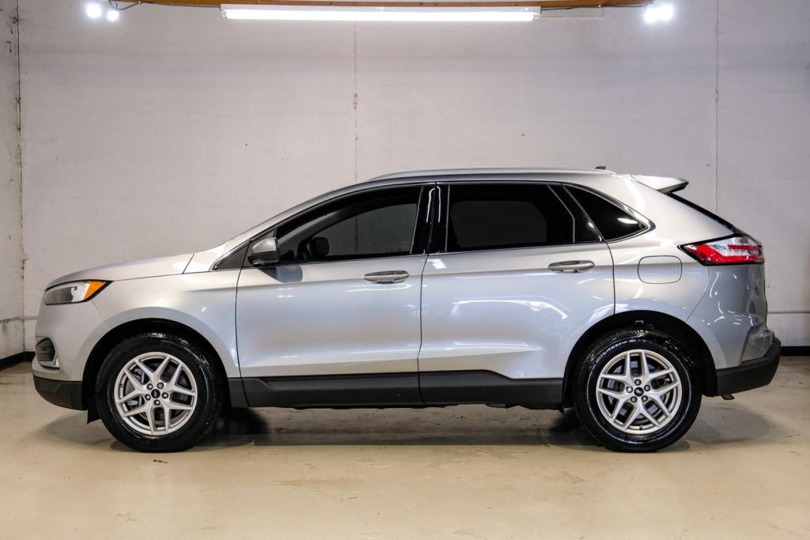 2024 Silver Metallic /Ebony Ford Edge SEL (2FMPK4J93RB) with an EcoBoost 2.0L I4 GTDi DOHC Turbocharged VCT engine, Automatic transmission, located at 15300 Midway Rd., Addison, TX, 75001, (972) 702-0011, 32.958321, -96.838074- Photo#10