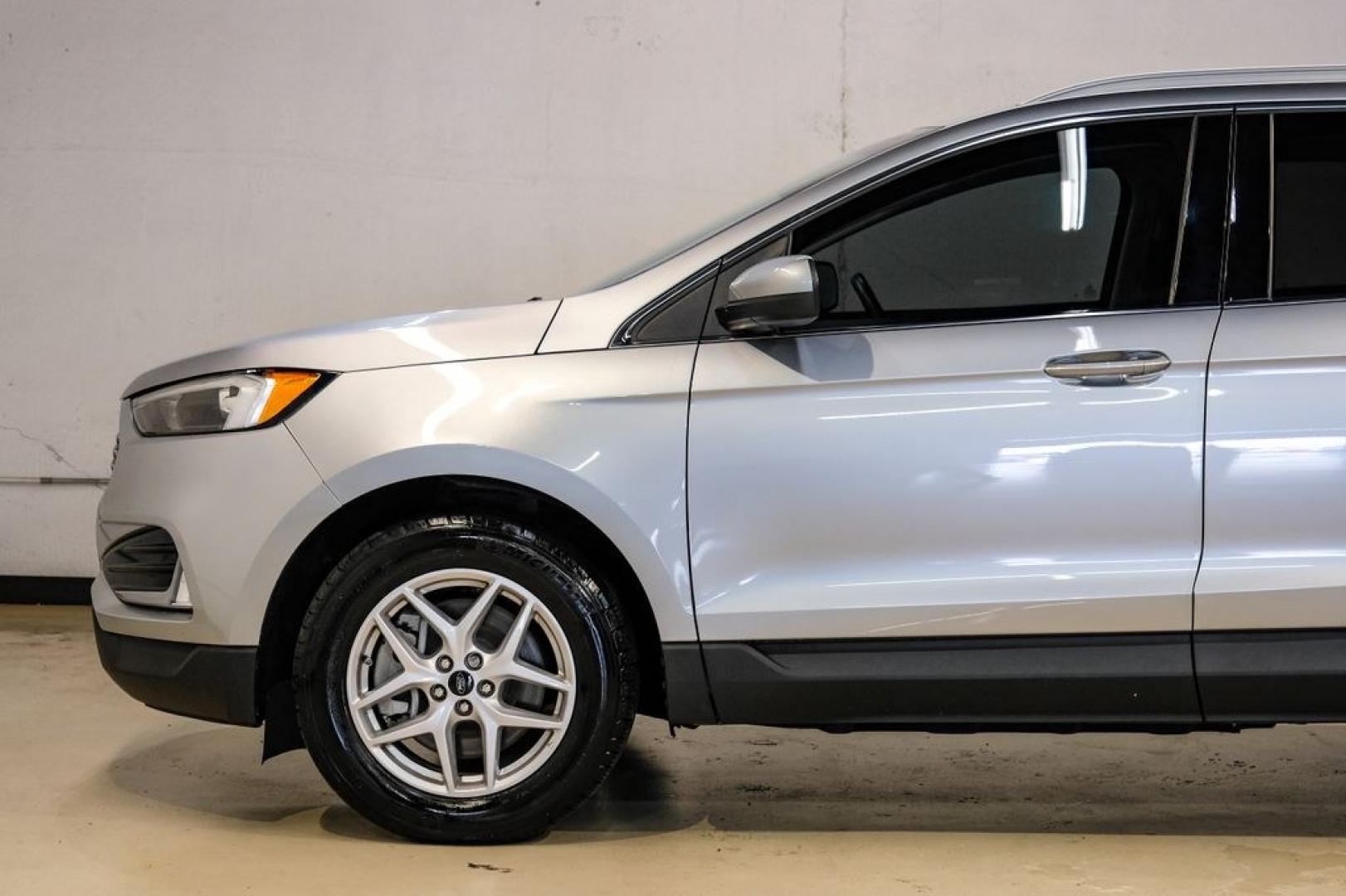 2024 Silver Metallic /Ebony Ford Edge SEL (2FMPK4J93RB) with an EcoBoost 2.0L I4 GTDi DOHC Turbocharged VCT engine, Automatic transmission, located at 15300 Midway Rd., Addison, TX, 75001, (972) 702-0011, 32.958321, -96.838074- Photo#11