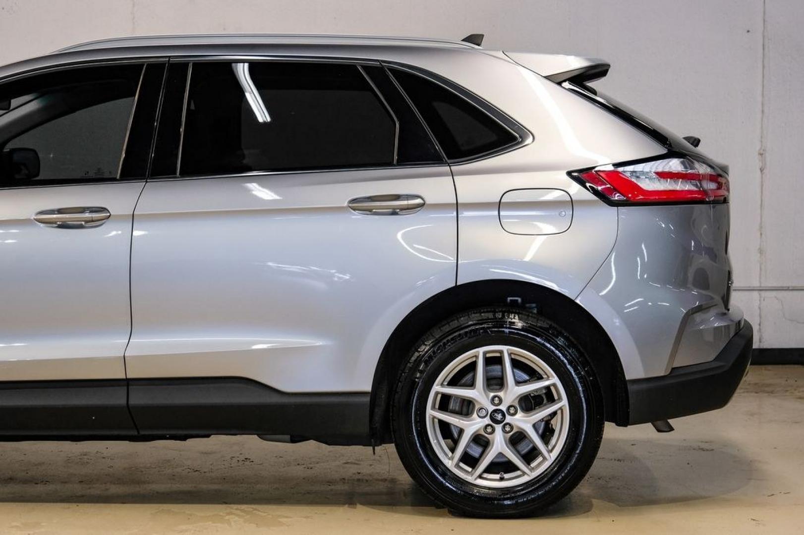 2024 Silver Metallic /Ebony Ford Edge SEL (2FMPK4J93RB) with an EcoBoost 2.0L I4 GTDi DOHC Turbocharged VCT engine, Automatic transmission, located at 15300 Midway Rd., Addison, TX, 75001, (972) 702-0011, 32.958321, -96.838074- Photo#12